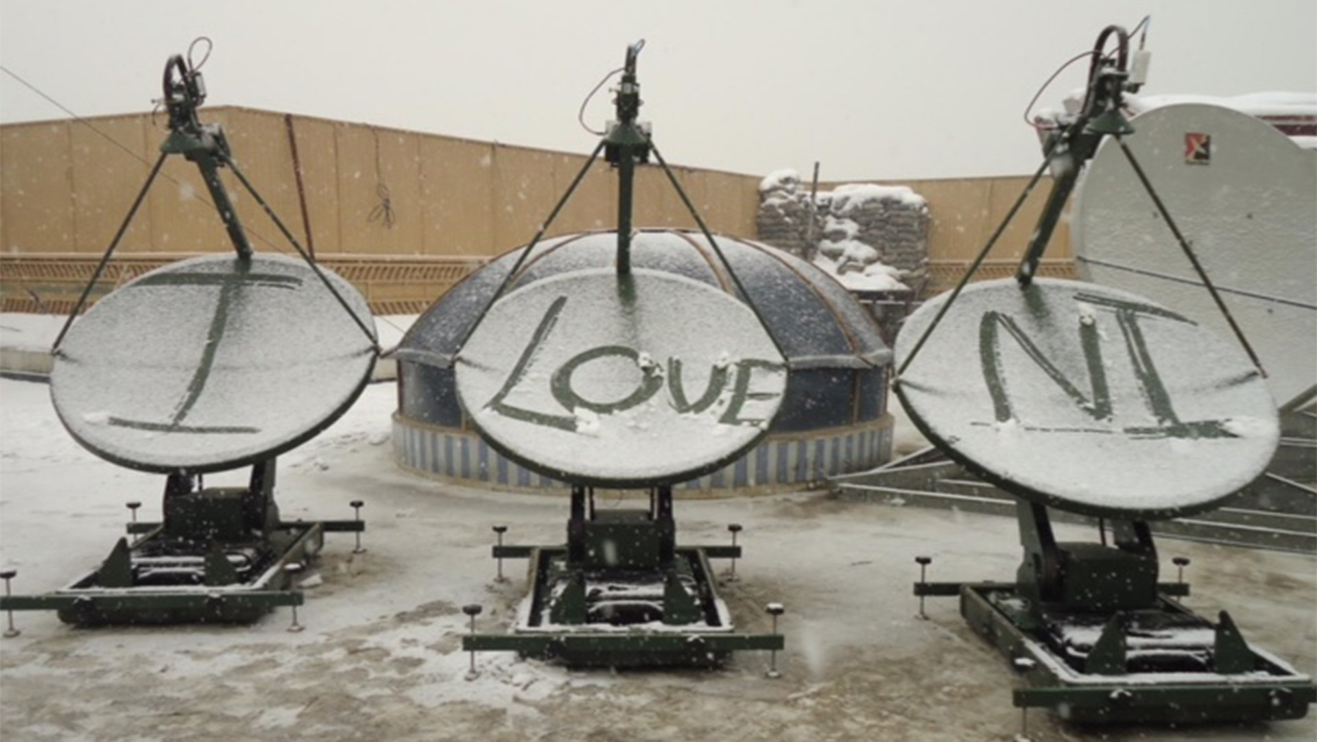 Dishes-In-Snow-I-love-NI-version-2