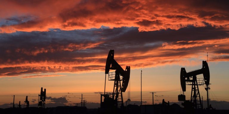 Oil-Gas-Land-Vertical-Market-Header-Image-768x384